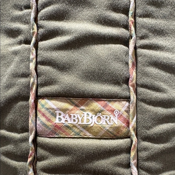 Baby Bjorn green adjustable infant front pack - Picture 2 of 13